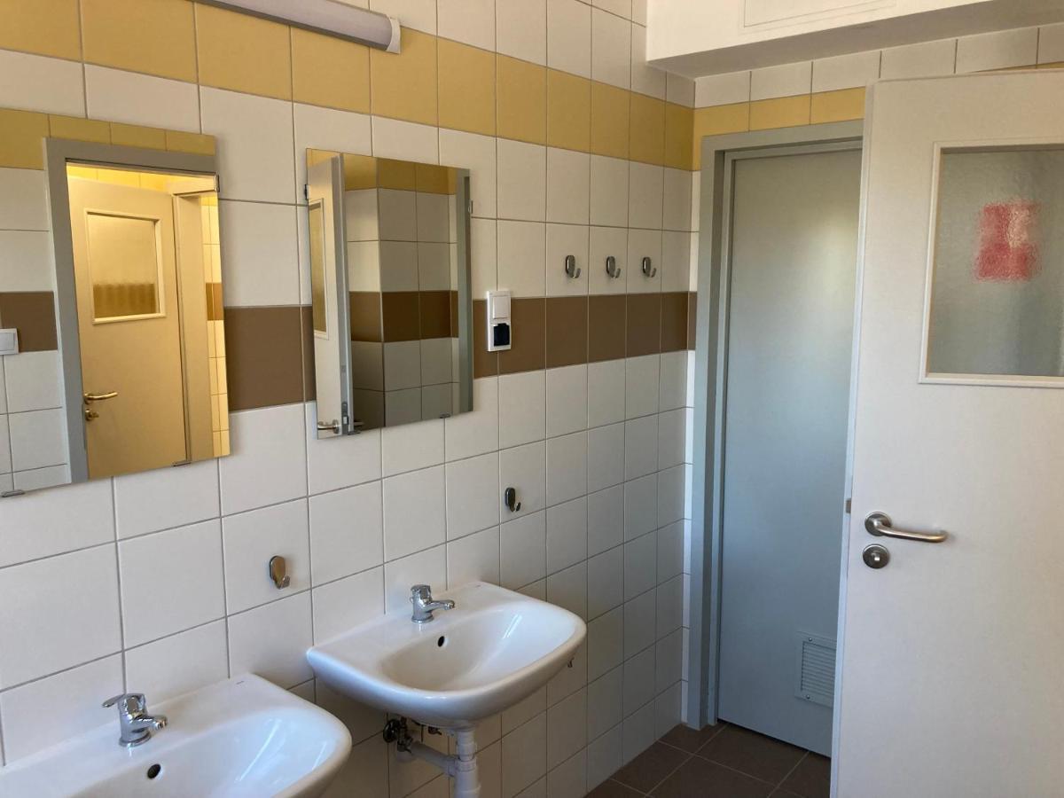 Hostel Przy Stadionie Jaworzno Ngoại thất bức ảnh